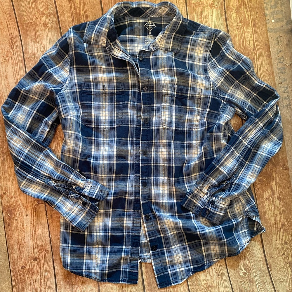 St. John's Bay Navy and White Plaid Casual Shirt with a touch of gold